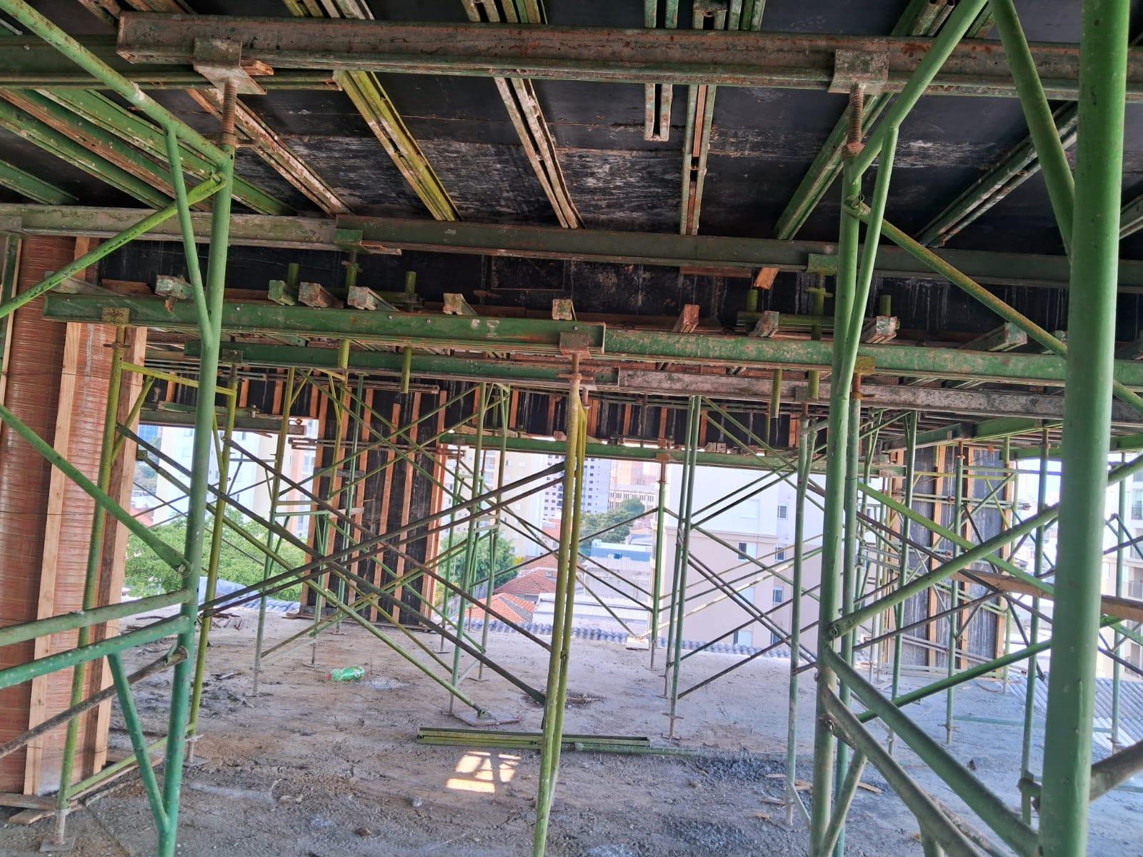 escoramento metálico